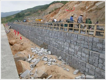 ���̰���